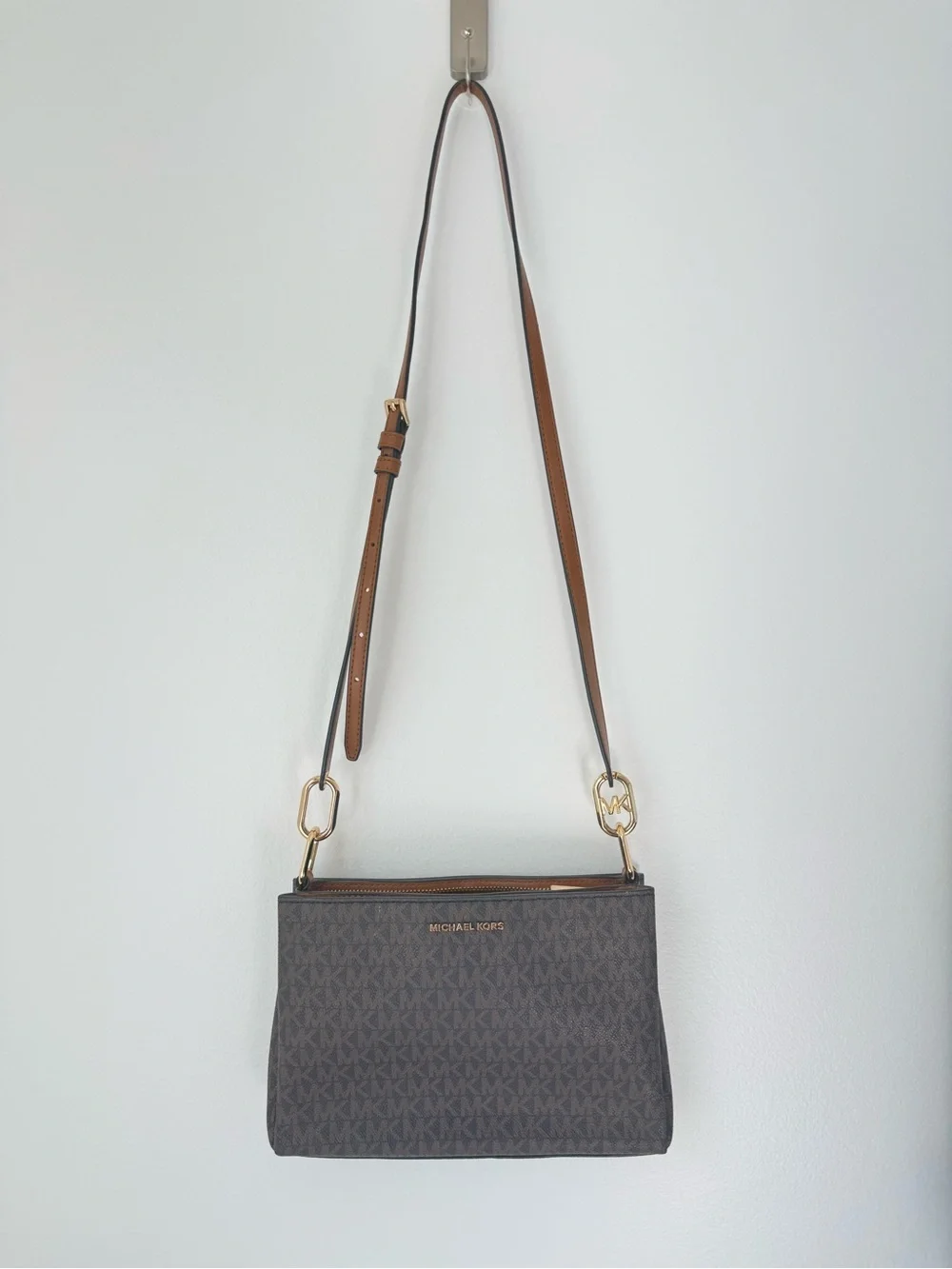 Michael Kors Trisha Medium Triple Compartment Crossbody Bag